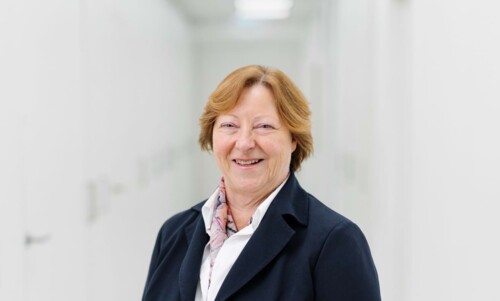 Portraitfoto von Angelika Gramüller