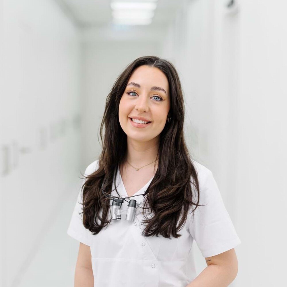 Portraitfoto von Dr. med. dent. Isabella Bechstein